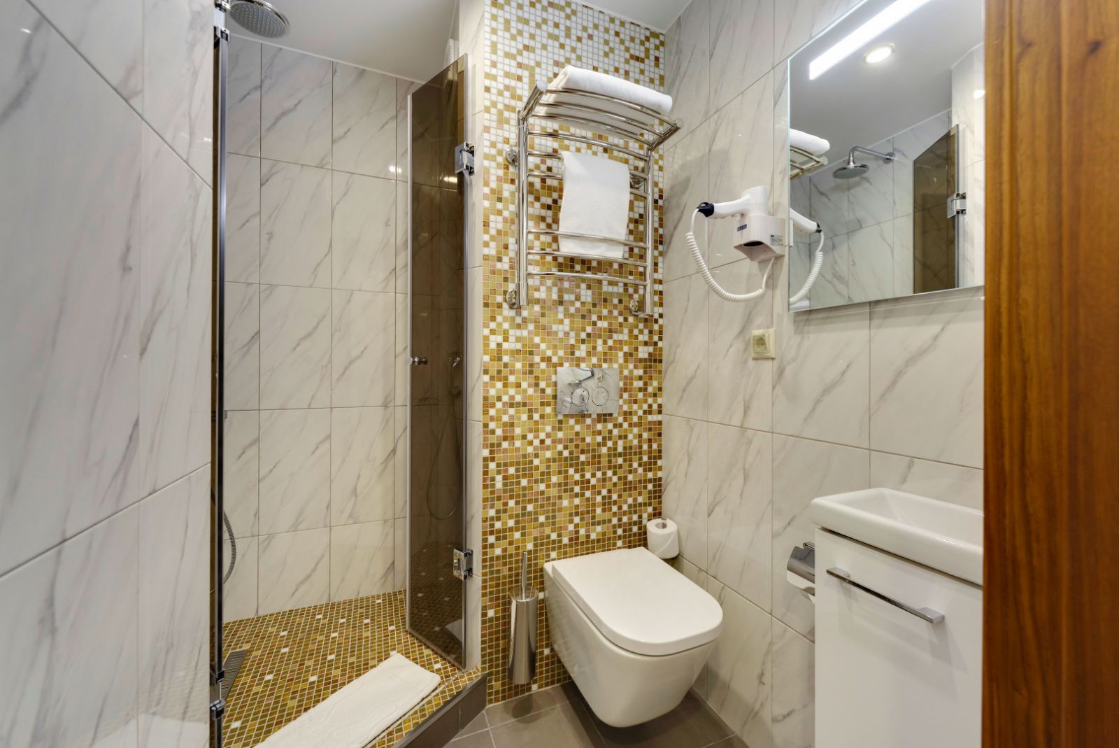 Отель g9 отзывы. G9 отель зеленогорск фото. G9 отель зеленогорск. G9 3 отель зеленогорск. G9 3 отель зеленогорск.