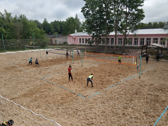 Пляжный волейбол в Гатчине фото 1